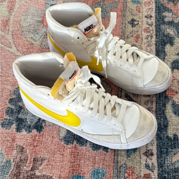 Nike Blazer Mid ‘77 Vintage Optic Yellow Swoosh High-Top Sneakers size 7 - Picture 5 of 7